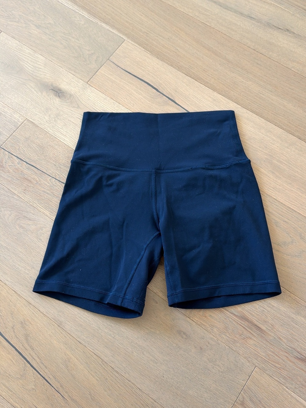 Lululemon Aligned 6”